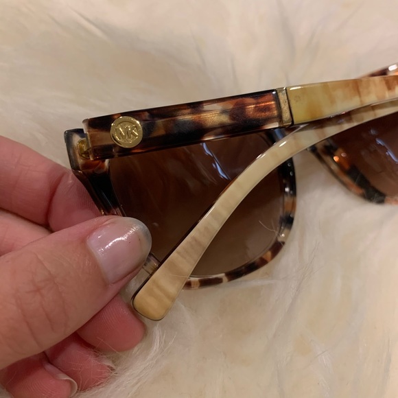 Michael Kors tortoise sunglasses - Picture 3 of 7